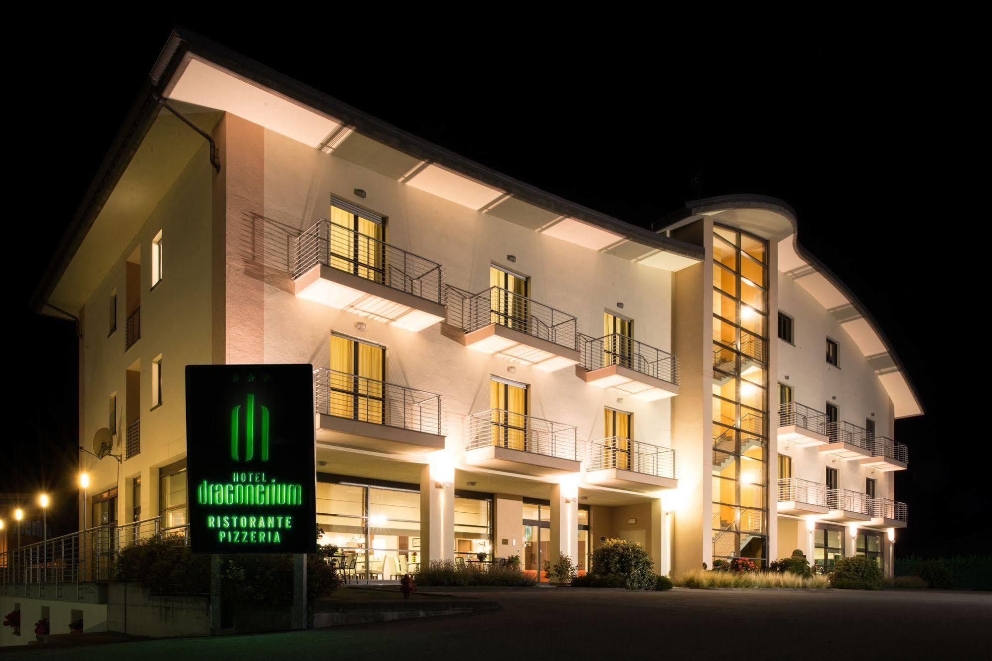 Hotel Draconerium 3*